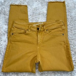Universal Threads Ankle Cropped Skinny Stretch Jeans Size 6/28.     0409
